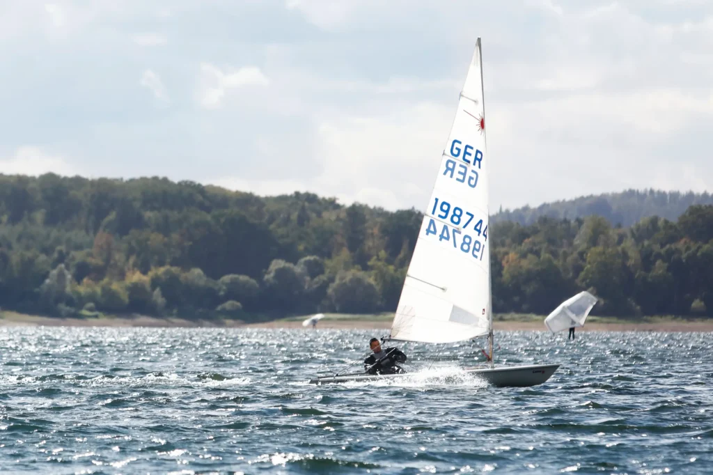 YCWA-Moehnesee-Clubgelaende-Segeln-Laser